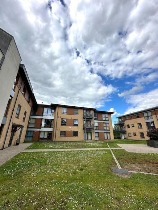 2 Bed 2 Bath Apartment & Parking - Lgw 10Min Drive Crawley  Exterior foto