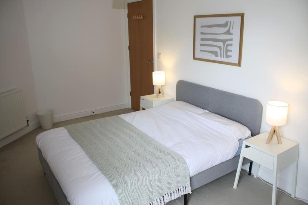 2 Bed 2 Bath Apartment & Parking - Lgw 10Min Drive Crawley  Exterior foto