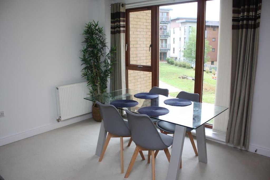 2 Bed 2 Bath Apartment & Parking - Lgw 10Min Drive Crawley  Exterior foto